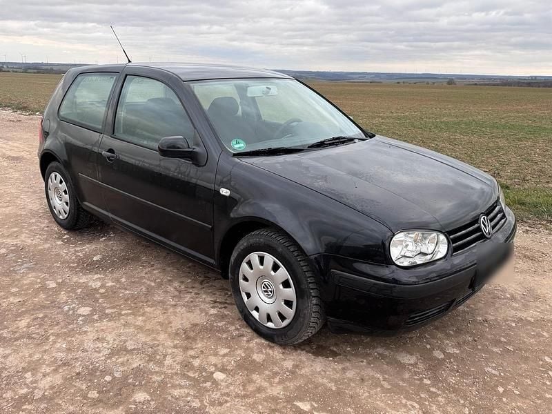 Schwarz Gebraucht 2002 VW Golf Limousine | 1.190 € (Superpreis) - Bild 1/4