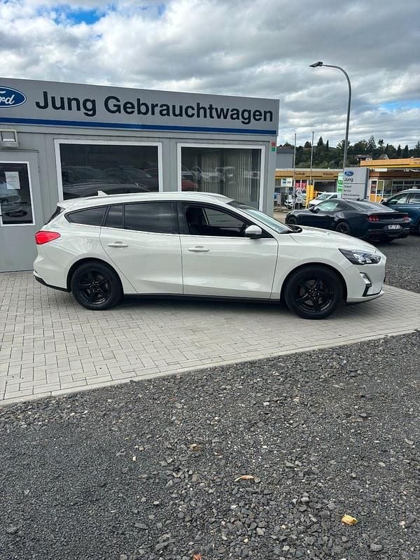 Gebraucht Ford Focus Cool & Connect 125 PS (91 kW) 2021 Kombi