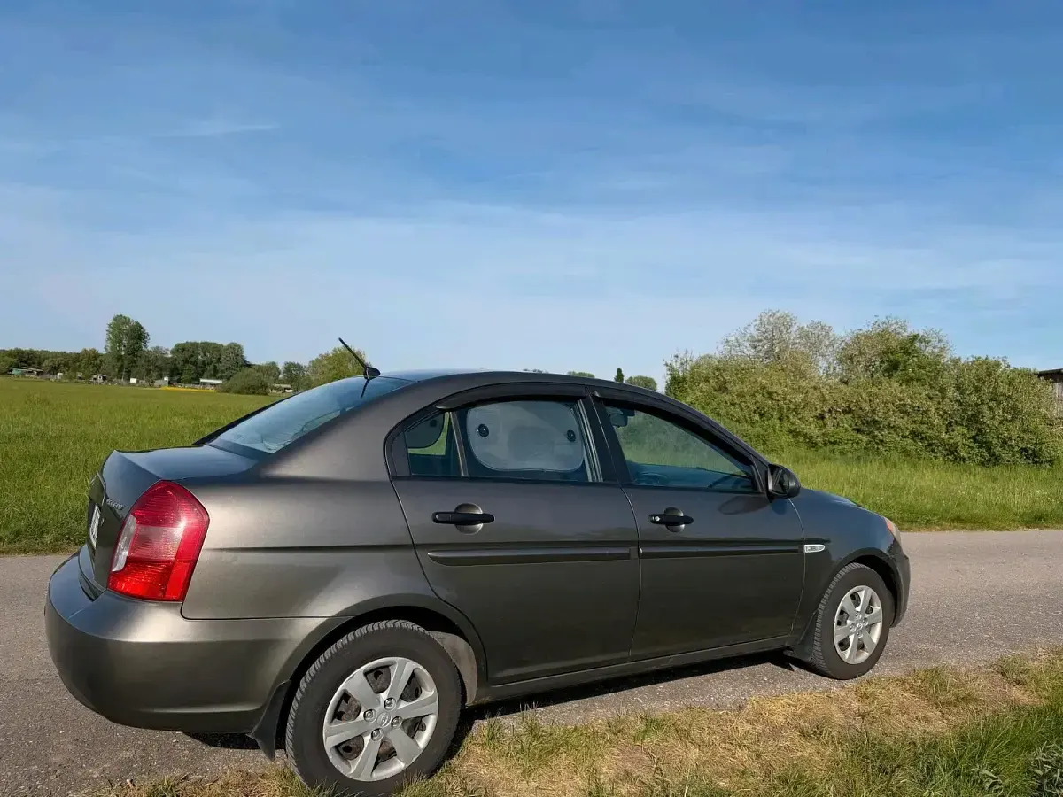 Brugt Hyundai Accent 2008 Grå Sedan