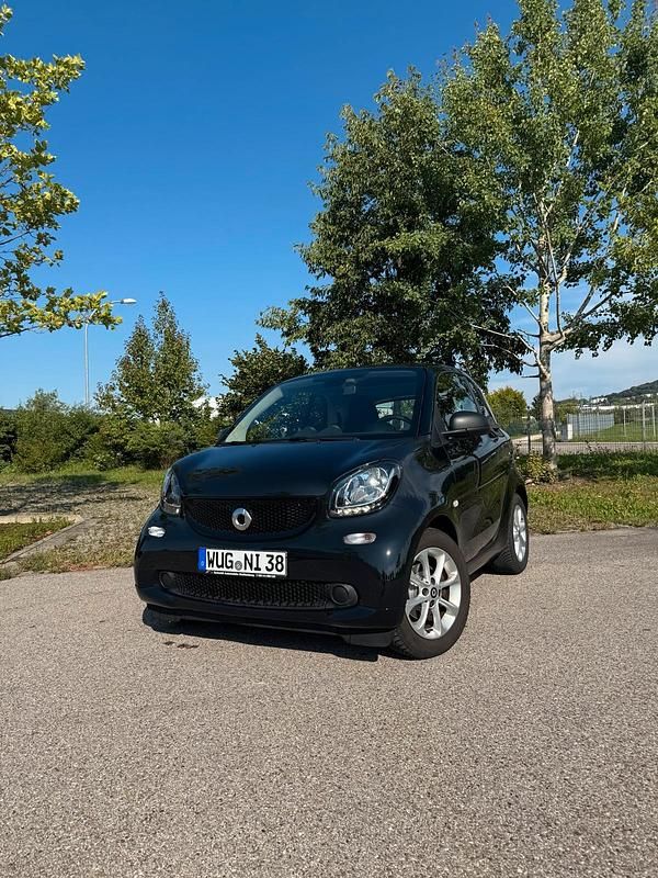 Schwarz Gebraucht 2017 Smart ForTwo Coupé Coupé | 10.700 € (Guter Preis) - Bild 1/4