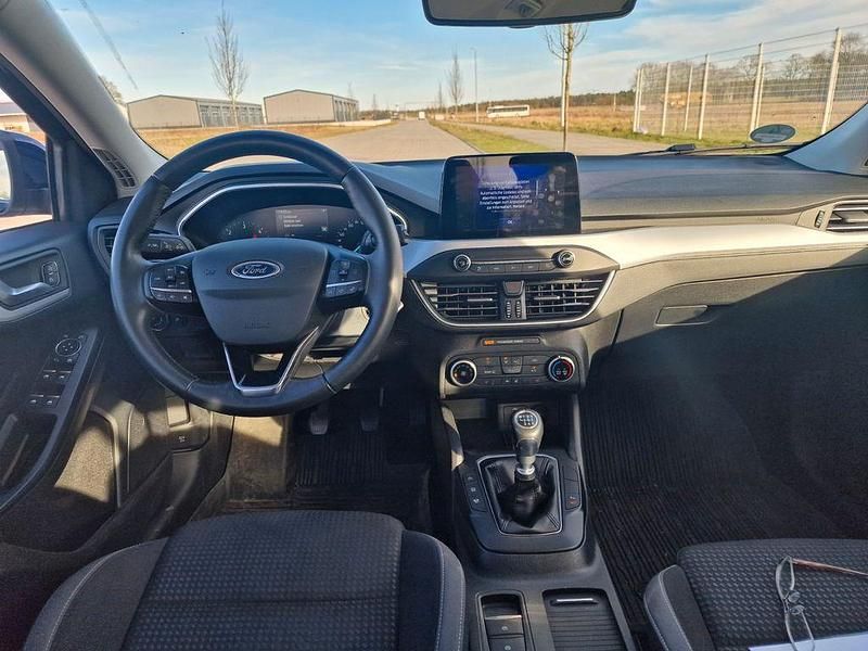 Gebraucht Ford Focus Trend 120 PS (88 kW) 2020 Blau Limousine