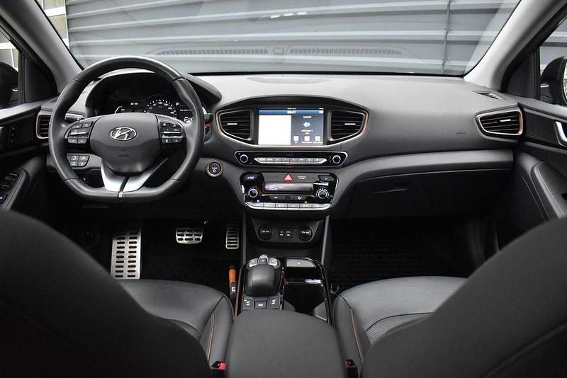 Gebraucht Hyundai Ioniq Premium 88 kW (120 PS) 2019 Schwarz Kleinwagen