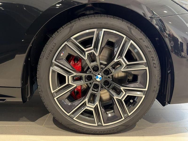 Neu BMW 540 286 PS (210 kW) 2026 Saphirschwarz metallic Limousine