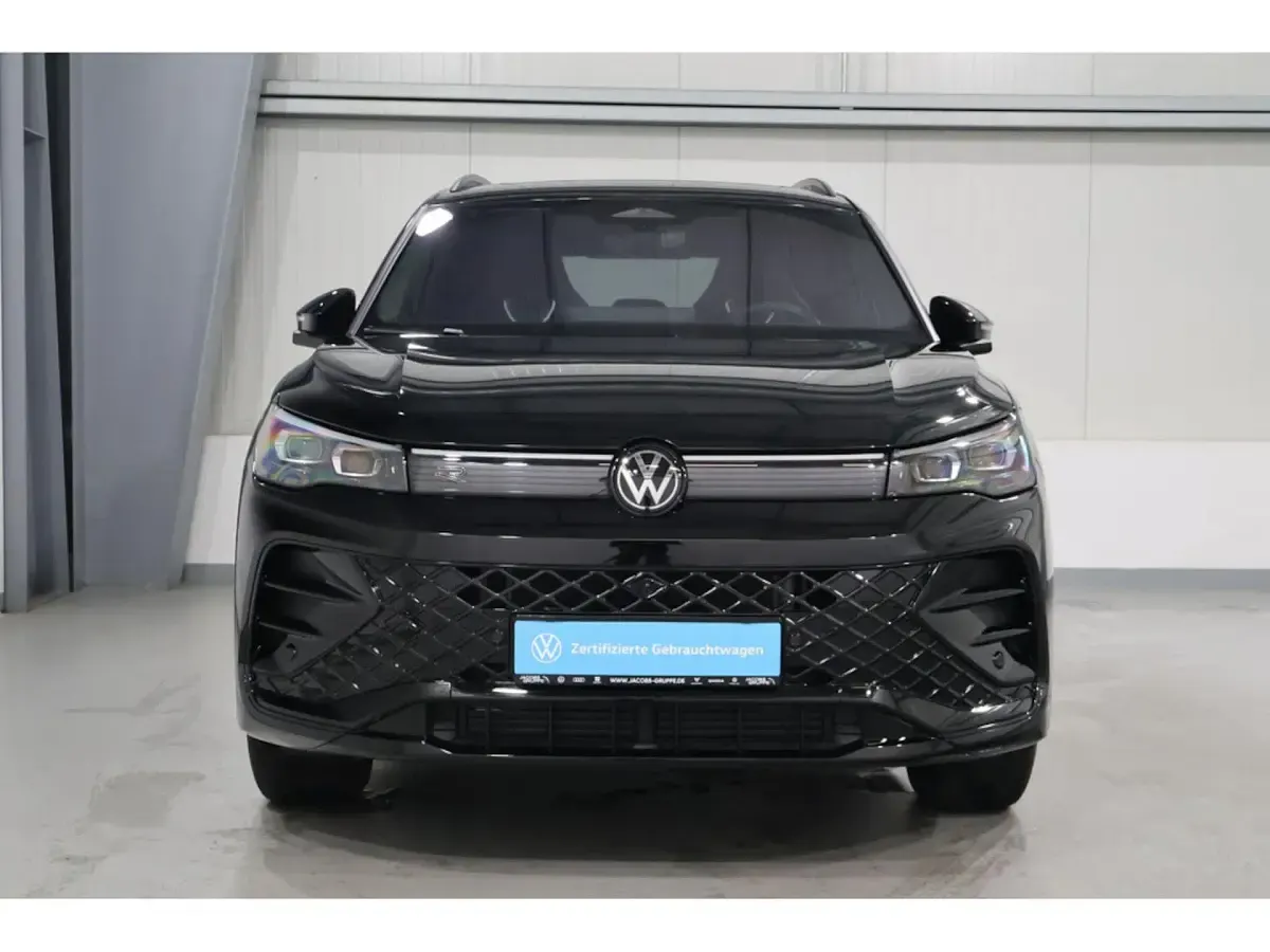 Gebraucht VW Tiguan R-line 193 PS (141 kW) 2025 Schwarz SUV