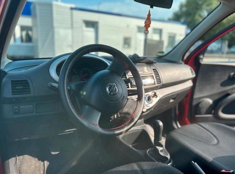 Gebraucht Nissan Micra 58 PS (42 kW) 2009 Rot Kleinwagen