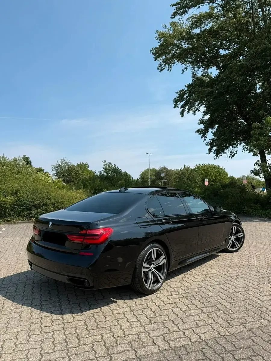 Gebraucht BMW 730 M Sport 265 PS (194 kW) 2018 Schwarz Limousine