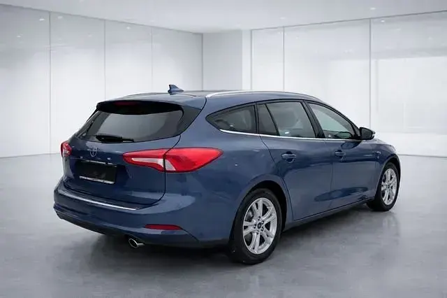 Używany Ford Focus 120 KM (88 kW) 2021 Niebieski Kombi