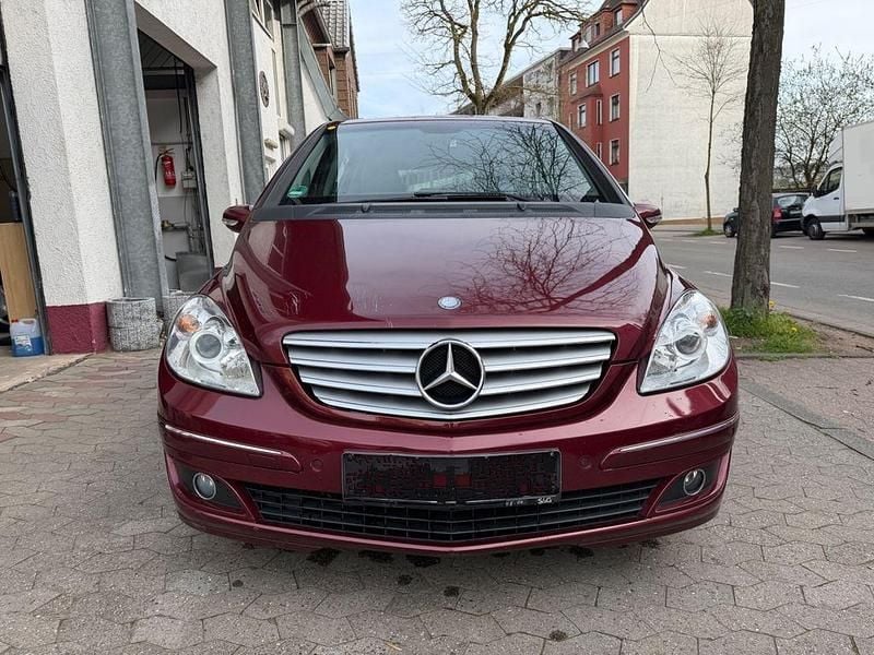 Gebraucht Mercedes B200 140 PS (102 kW) 2007 Rot Van / Kleinbus