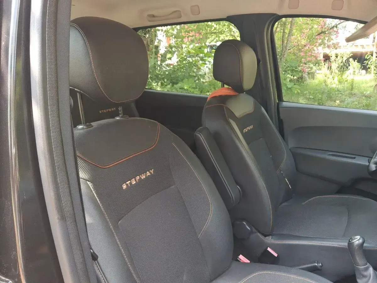 Gebraucht Dacia Lodgy Stepway 116 PS (85 kW) 2017 Schwarz Van / Kleinbus