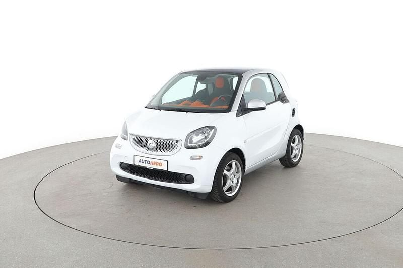 Weiß Gebraucht 2015 Smart ForTwo Coupé Basis Kleinwagen | 7.980 € (Superpreis) - Bild 1/3