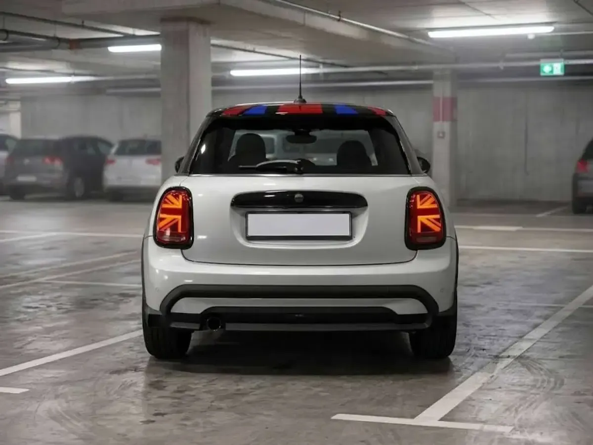 Używany Mini Cooper Classic 136 KM (100 kW) 2022 Biały Hatchback