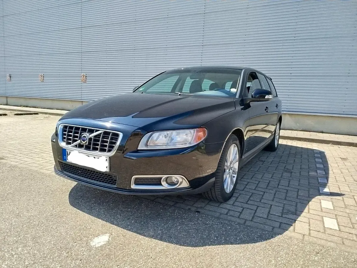 Gebraucht Volvo V70 163 PS (119 kW) 2009 Schwarz Kombi