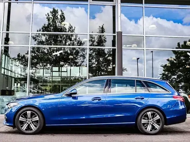 Gebraucht Mercedes C220 Advanced 197 PS (144 kW) 2025 Blau Kombi