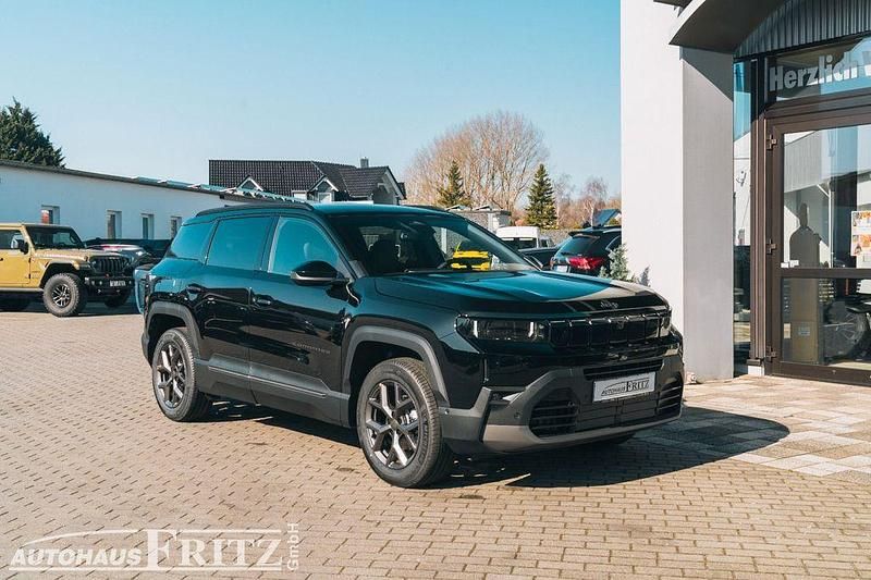 Neu Jeep Compass 145 PS (106 kW) 2026 Schwarz SUV