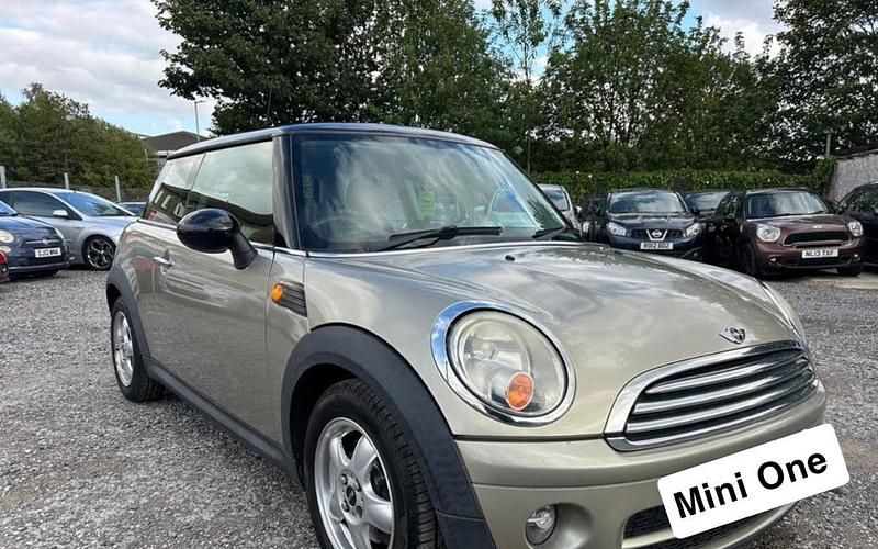 Gold Gebraucht 2009 Mini Cooper Kleinwagen | 3.000 € (Fairer Preis) - Bild 1/1