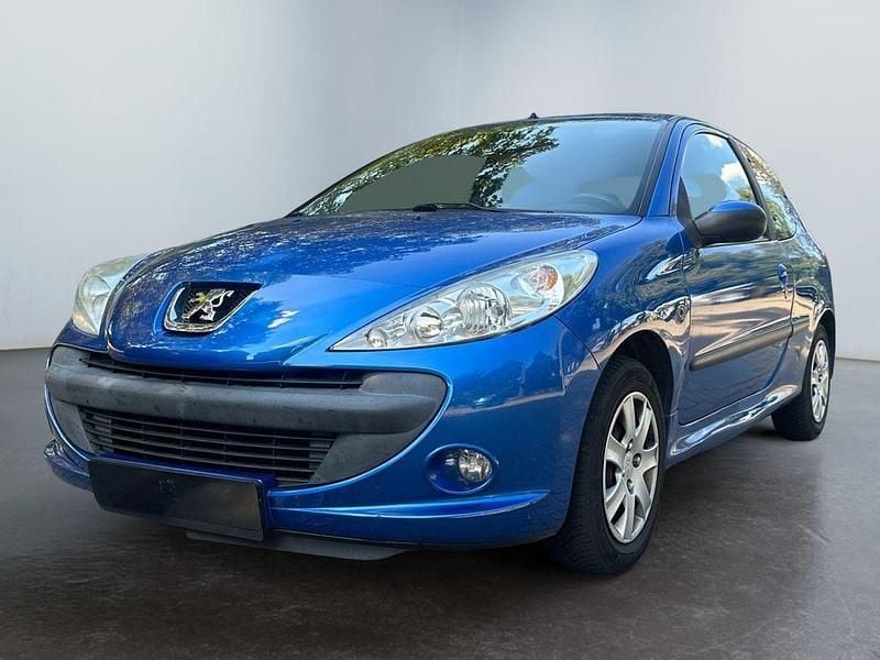Gebraucht Peugeot 206+ Basis 60 PS (44 kW) 2010 Blau Kleinwagen