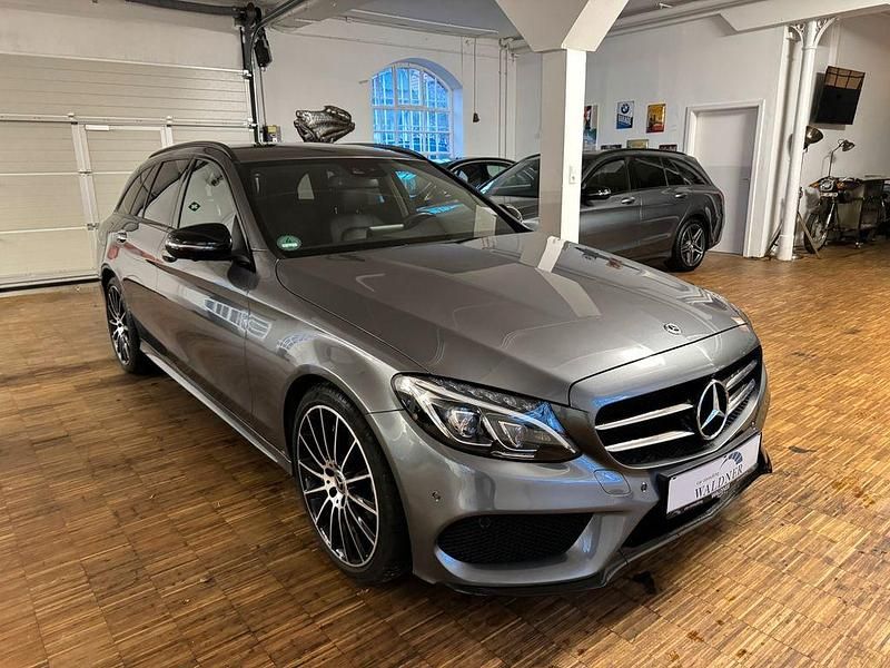 Grau Gebraucht 2017 Mercedes C300 AMG Limousine | 17.900 € (Superpreis) - Bild 1/4