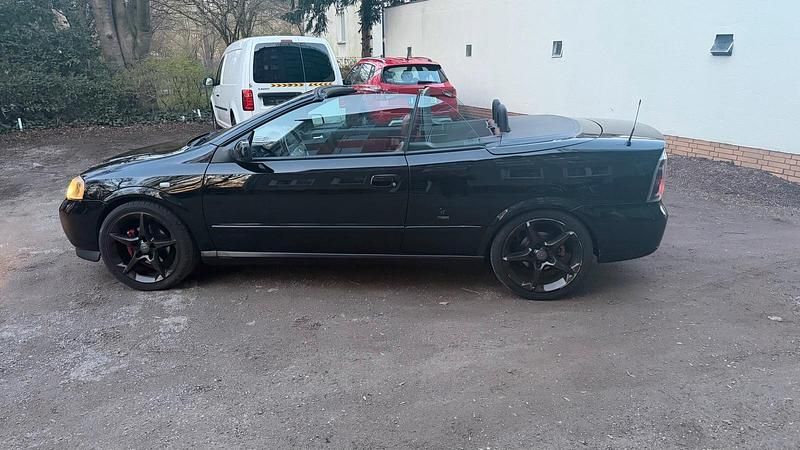 Gebraucht Opel Astra Cabriolet Edition 147 PS (108 kW) 2002 Schwarz Cabrio