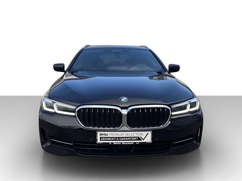 Gebraucht BMW 530 Performance 286 PS (210 kW) 2022 Schwarz uni Kombi