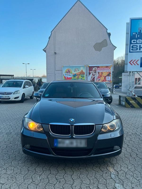 Gebraucht BMW 318 143 PS (105 kW) 2007 Limousine
