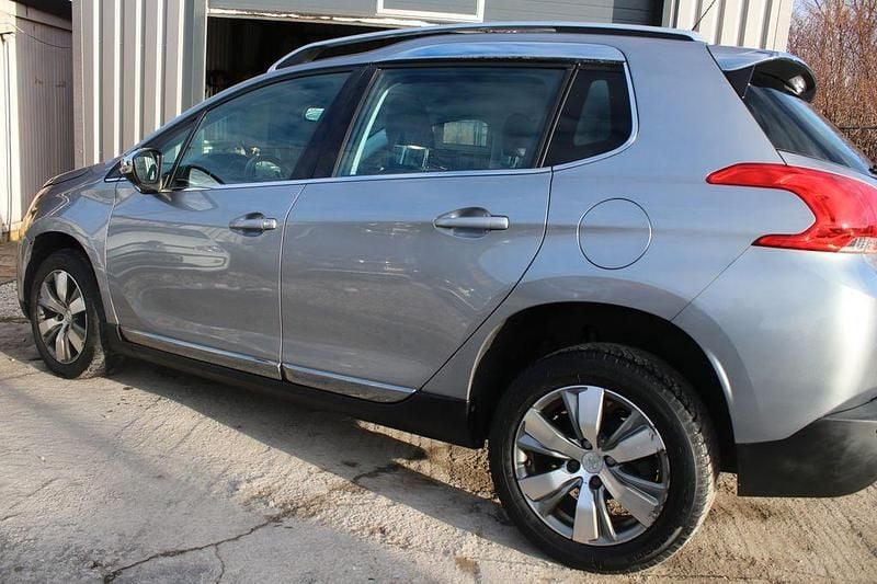 Gebraucht Peugeot 2008 Allure 114 PS (83 kW) 2015 Grau SUV