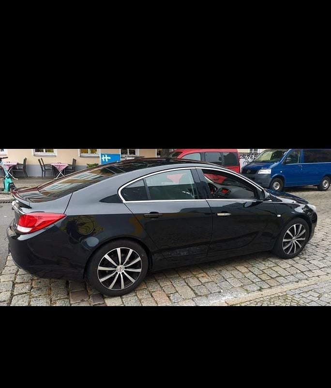 Gebraucht Opel Insignia Edition 131 PS (96 kW) 2012 Schwarz Limousine
