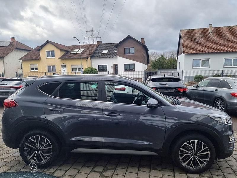 Gebraucht Hyundai Tucson 116 PS (85 kW) 2020 Grau SUV
