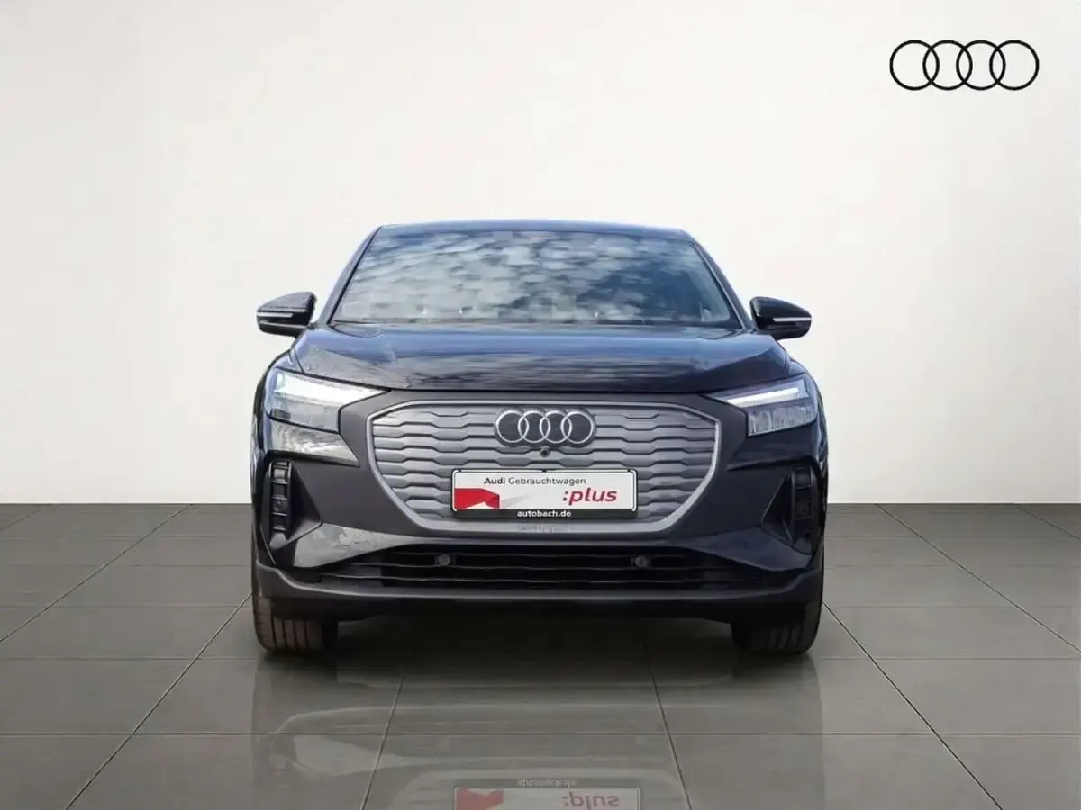 Gebraucht Audi Q4 e-tron 150 kW (204 PS) 2023 Mythosschwarz metallic SUV