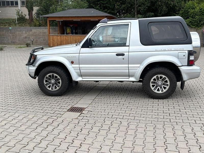 Gebraucht Mitsubishi Pajero 150 PS (110 kW) 1991 Silber SUV
