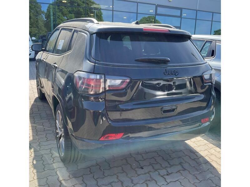 Neu Jeep Compass Summit 131 PS (96 kW) 2025 Black clear coat SUV