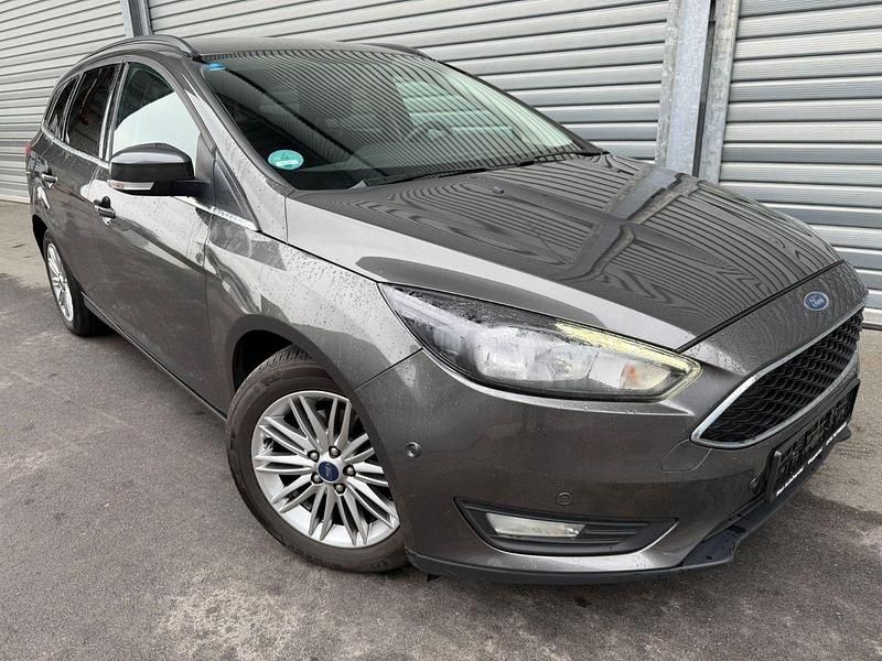 Grau Gebraucht 2018 Ford Focus Kombi | 7.899 € (Superpreis) - Bild 1/4