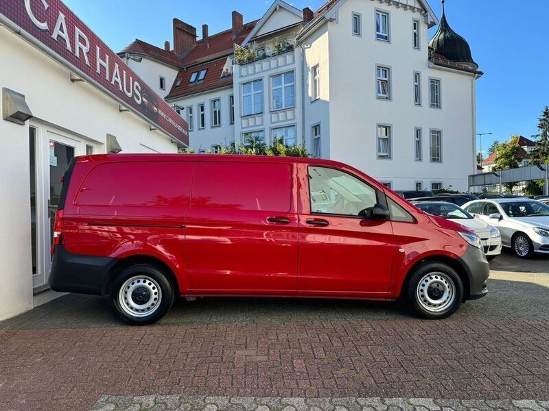 Gebraucht Mercedes Vito 163 PS (119 kW) 2019 Jupiterrot Van
