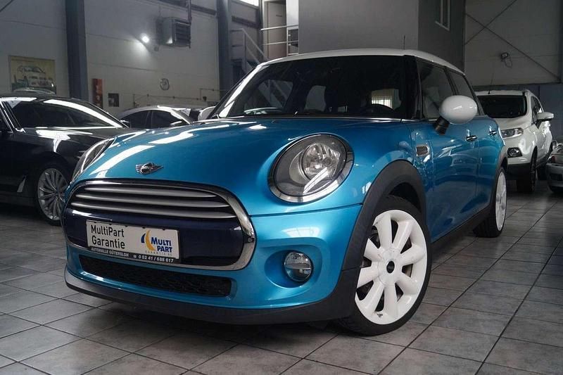 Gebraucht Mini Cooper D Pepper 116 PS (85 kW) 2015 Electric blue ii metallic Kleinwagen