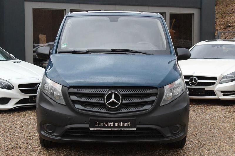 Gebraucht Mercedes Vito 114 PS (83 kW) 2016 Blau Van