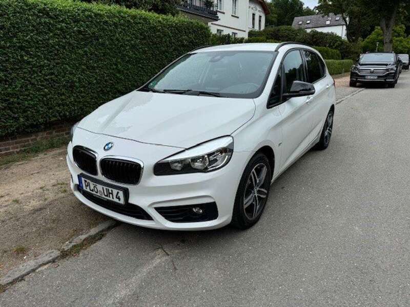 Gebraucht 2015 BMW 218 Gran Tourer Van / Kleinbus | 12.900 € (Superpreis) - Bild 1/3