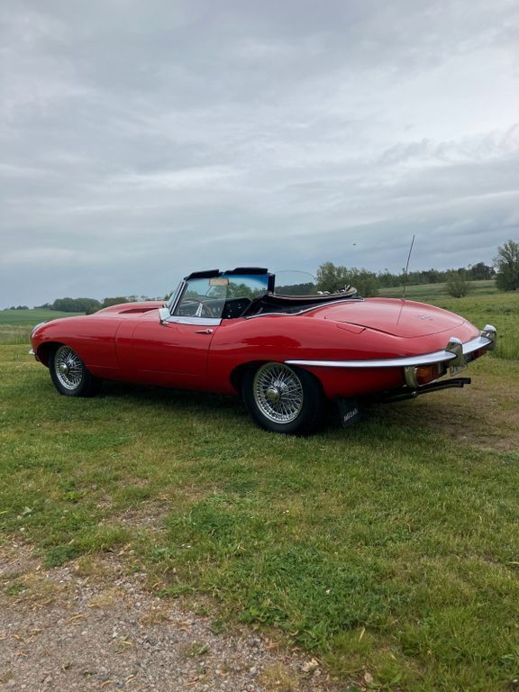 Rot Gebraucht 1969 Jaguar E-Type Cabrio | 82.000 € - Bild 1/4