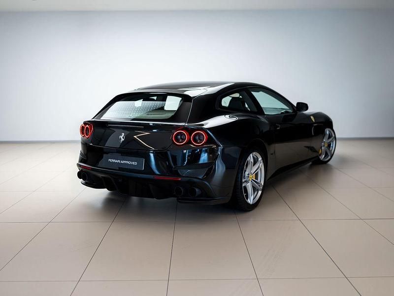 Gebraucht Ferrari GTC4Lusso 689 PS (506 kW) 2017 Schwarz Kombi