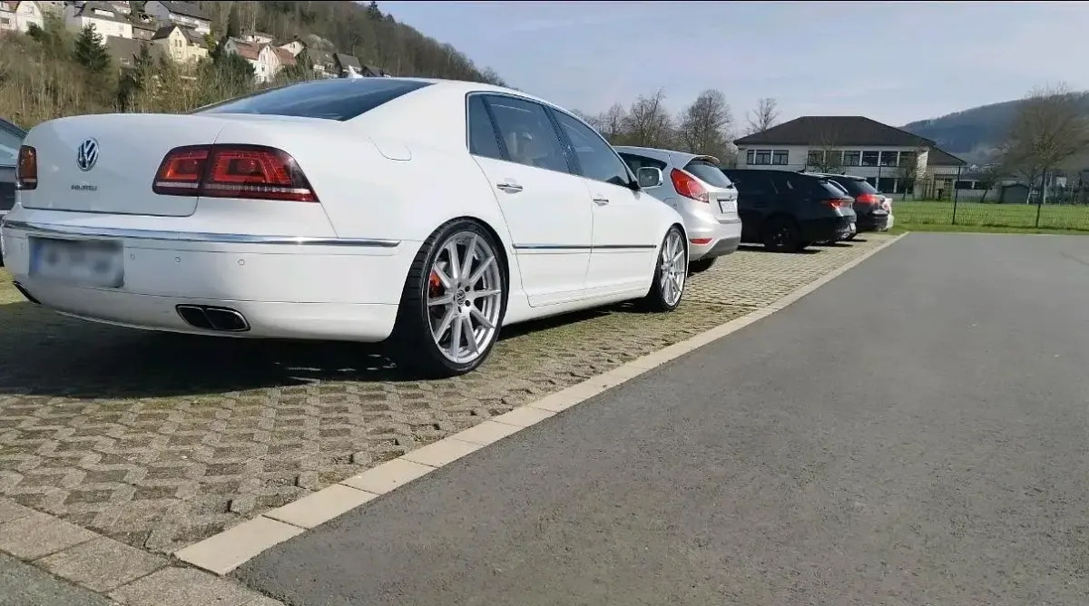 Gebraucht VW Phaeton 334 PS (245 kW) 2015 Weiß Limousine