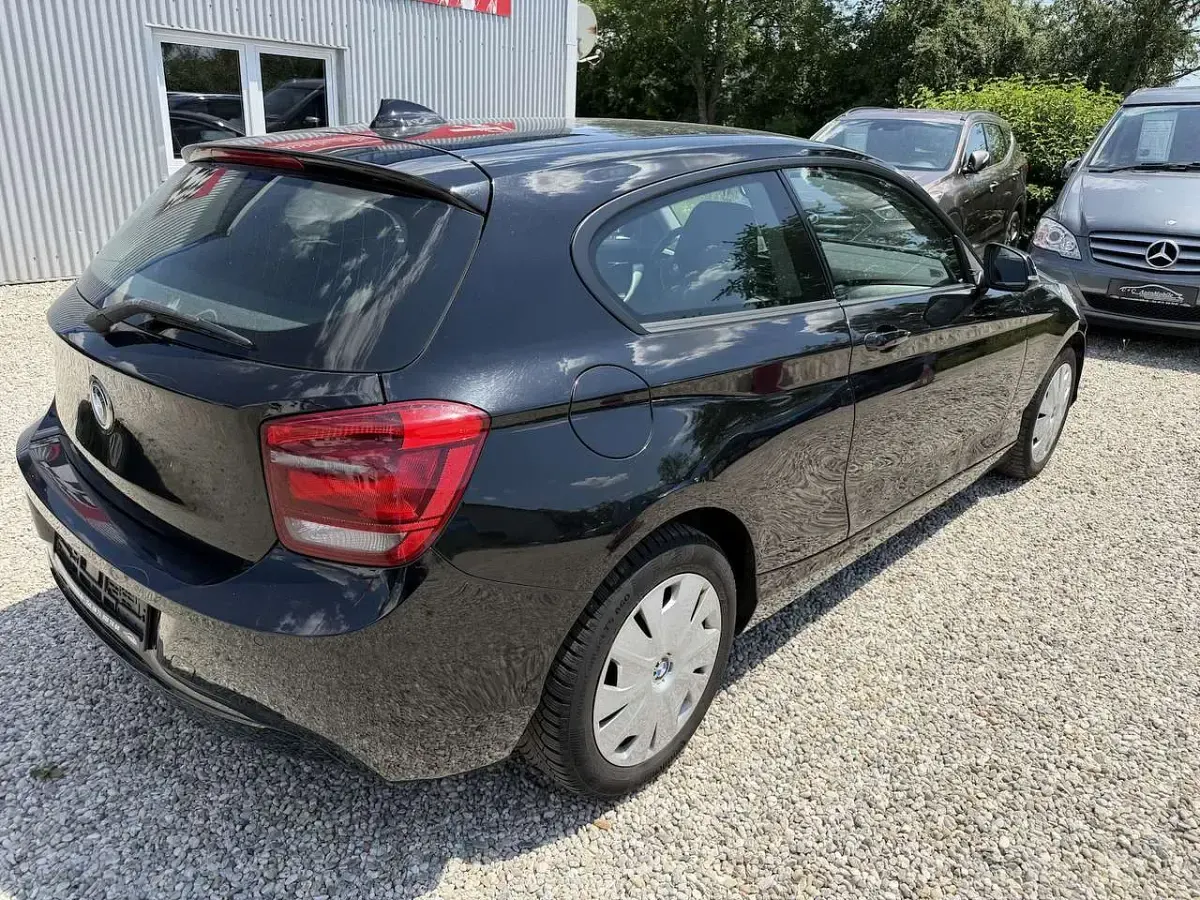 Gebraucht BMW 114 95 PS (69 kW) 2013 Schwarz Kleinwagen