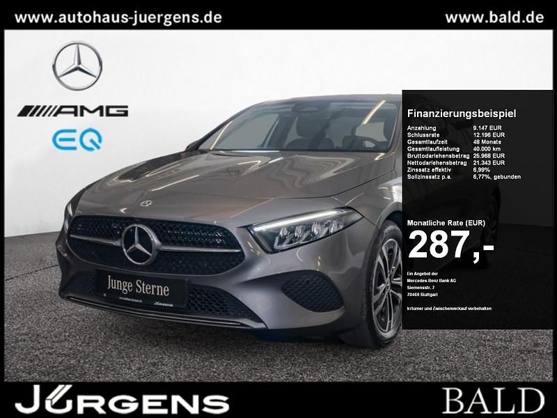 Grau metalliclack mountaingrau Gebraucht 2025 Mercedes A180 Progressive Limousine | 30.290 € (Fairer Preis) - Bild 1/4