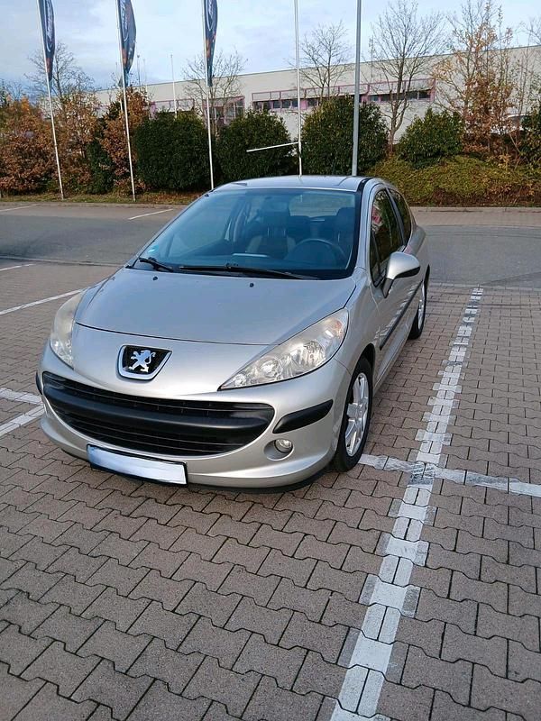Grau Gebraucht 2025 Peugeot 207 Coupé | 3.200 € (Guter Preis) - Bild 1/4