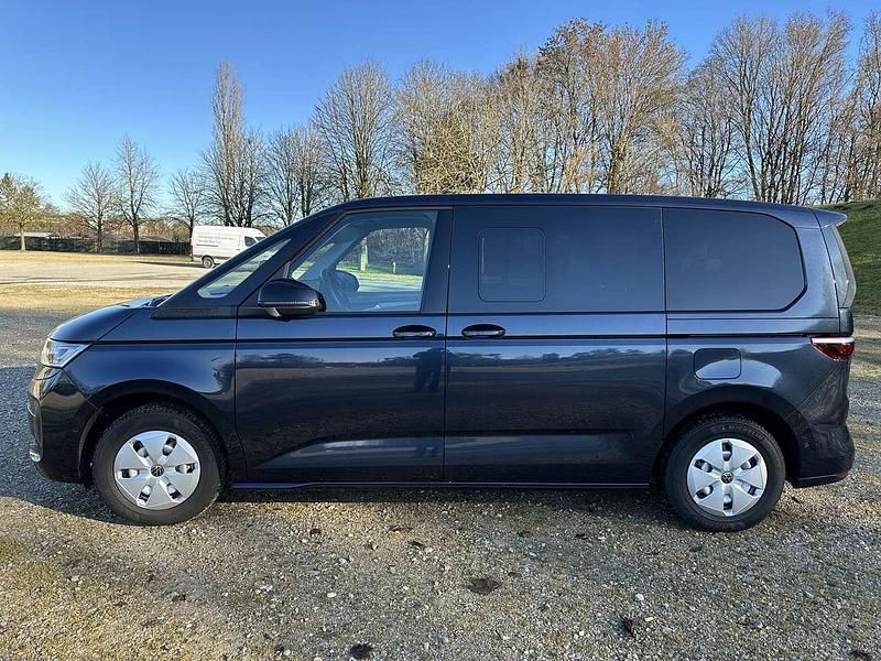 Gebraucht VW Multivan Life 150 PS (110 kW) 2024 Blau Van