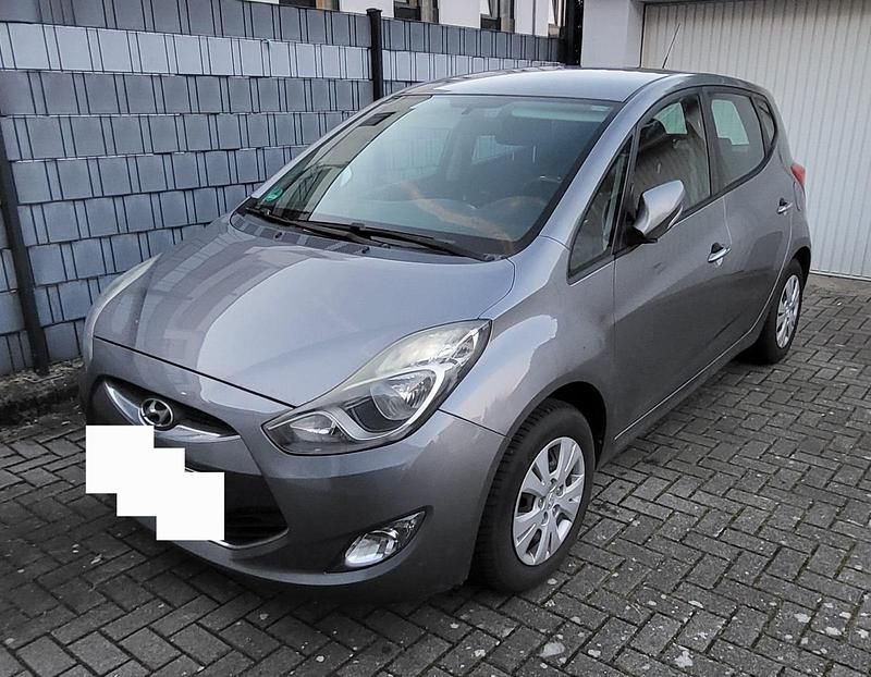Gebraucht Hyundai ix20 90 PS (66 kW) 2014 Grau Kleinwagen