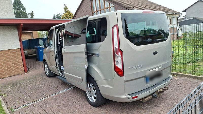 Gebraucht Ford Transit 155 PS (114 kW) 2013 Beige Van / Kleinbus