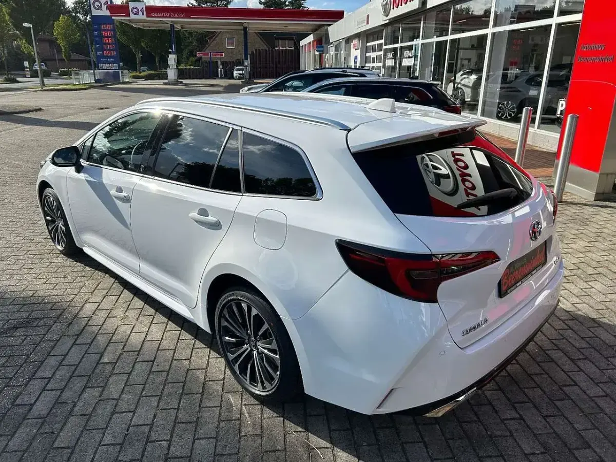 Neu Toyota Corolla Team 196 PS (144 kW) 2025 Weiß Kombi