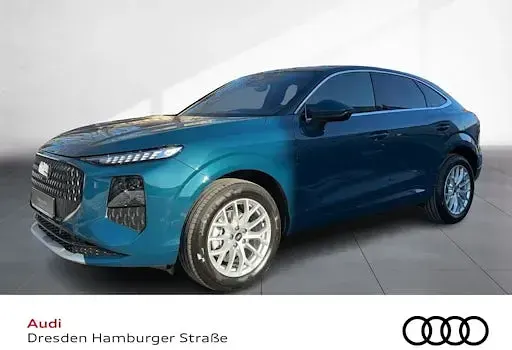 Neu Audi Q3 Sportback Ambiente 150 PS (110 kW) 2026 Blau SUV