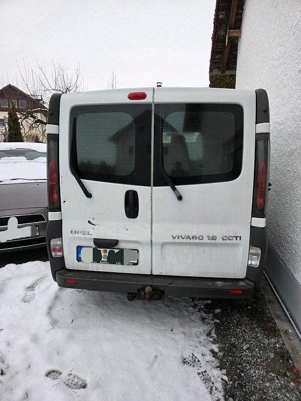Gebraucht Opel Vivaro 101 PS (74 kW) 2007 Weiß Van / Kleinbus