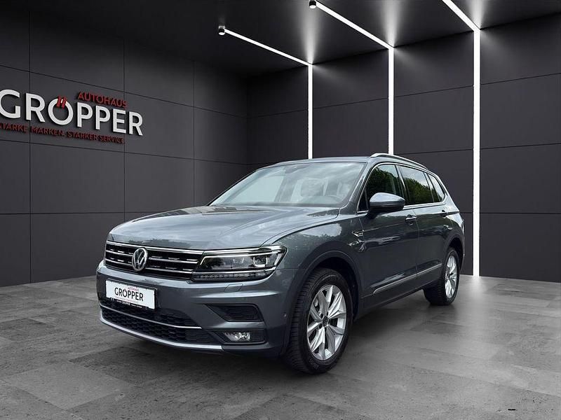 Platinum grey metallic Gebraucht 2018 VW Tiguan Allspace Highline SUV | 28.490 € (Fairer Preis) - Bild 1/4