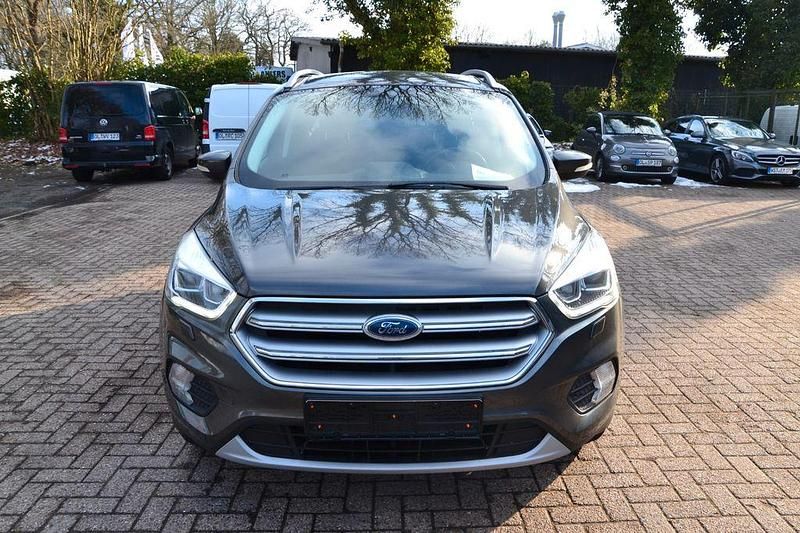 Gebraucht Ford Kuga Cool & Connect 179 PS (131 kW) 2017 Grau SUV
