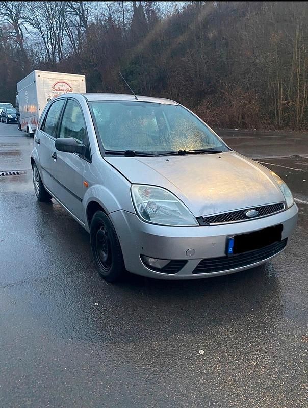 Usata Ford Fiesta 60 CV (44 kW) 2003 Argento Utilitaria